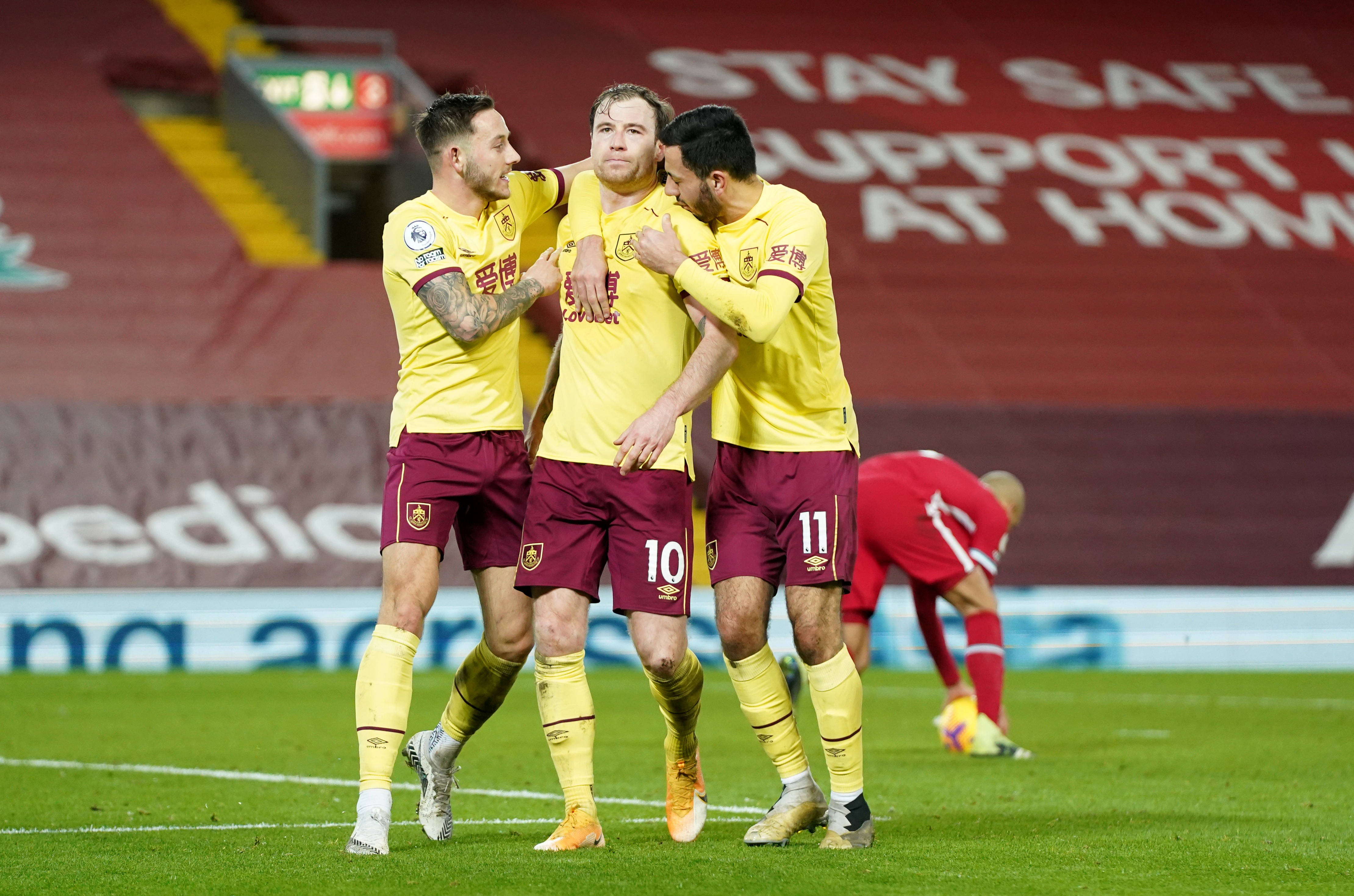 逐渐迫使中 逐渐迫使中