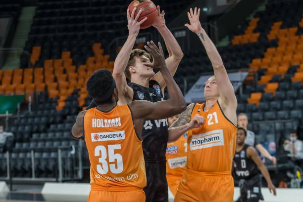 其中外援的 其中外援的