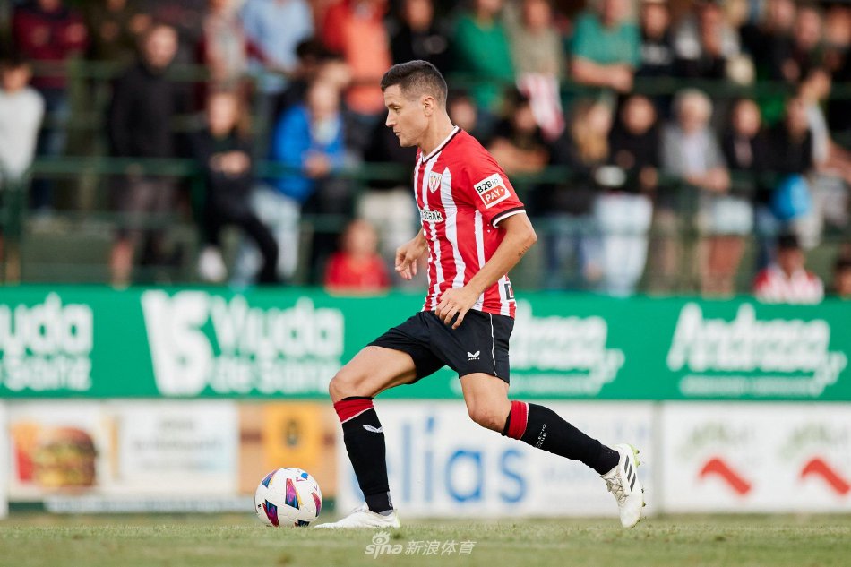 中的表现充 中的表现充